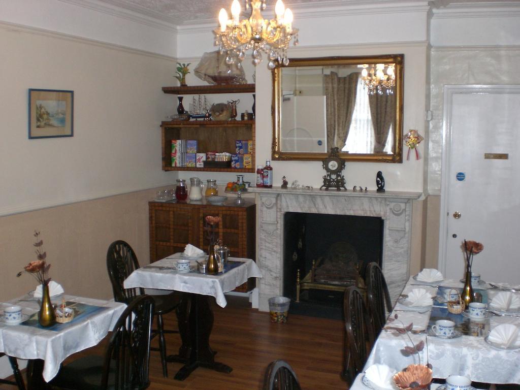 هورلي Melville Lodge Gatwick المظهر الخارجي الصورة