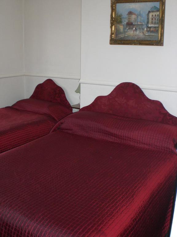 هورلي Melville Lodge Gatwick الغرفة الصورة