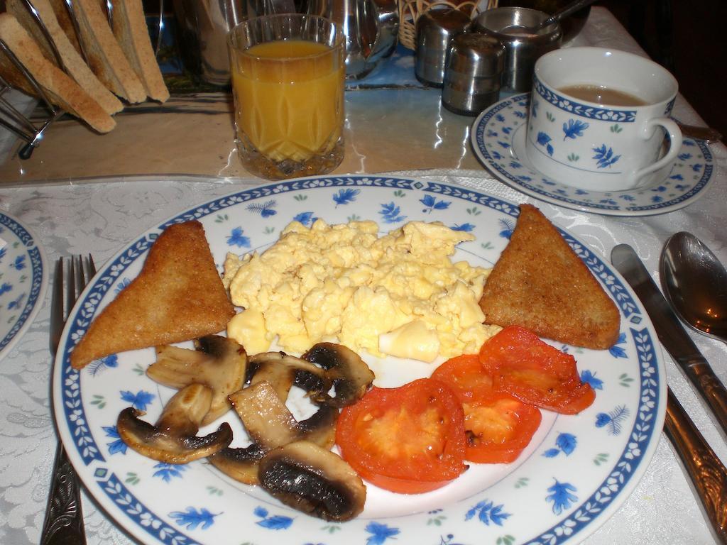 هورلي Melville Lodge Gatwick المظهر الخارجي الصورة
